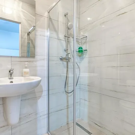 Modern 2-bedroom Maisonette In Swieqi *