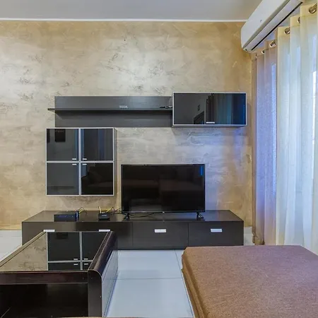 Modern 2-bedroom Maisonette In Swieqi Is-Swieqi