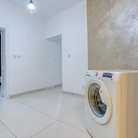 Modern 2-bedroom Maisonette In Swieqi Lejlighed