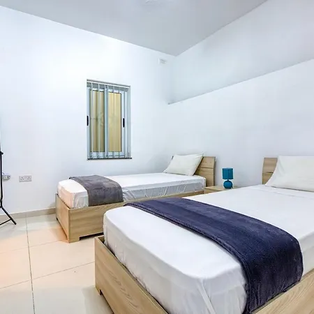 Lejlighed Modern 2-bedroom Maisonette In Swieqi *